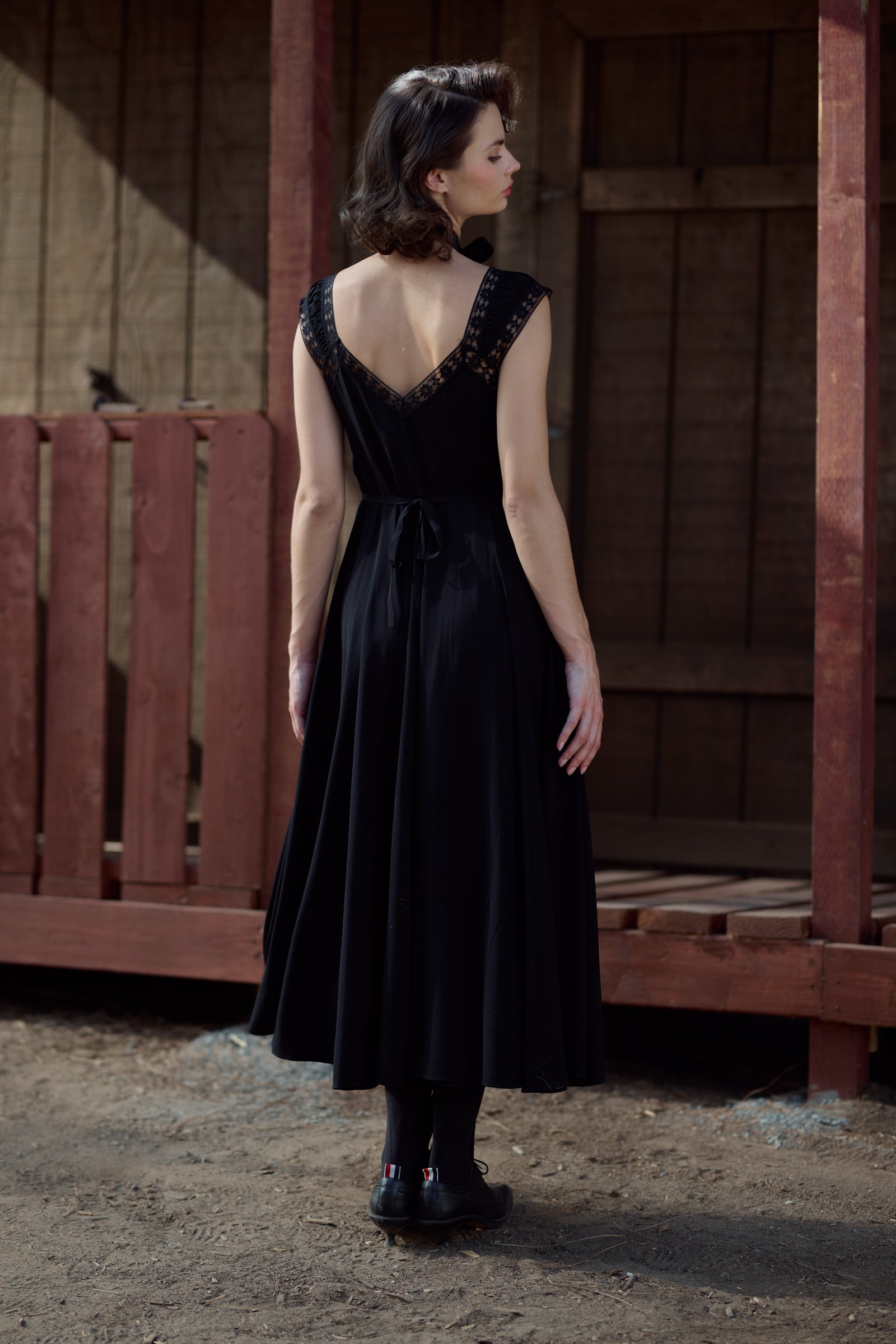 Stylish Raven Slip for Effortless Comfort