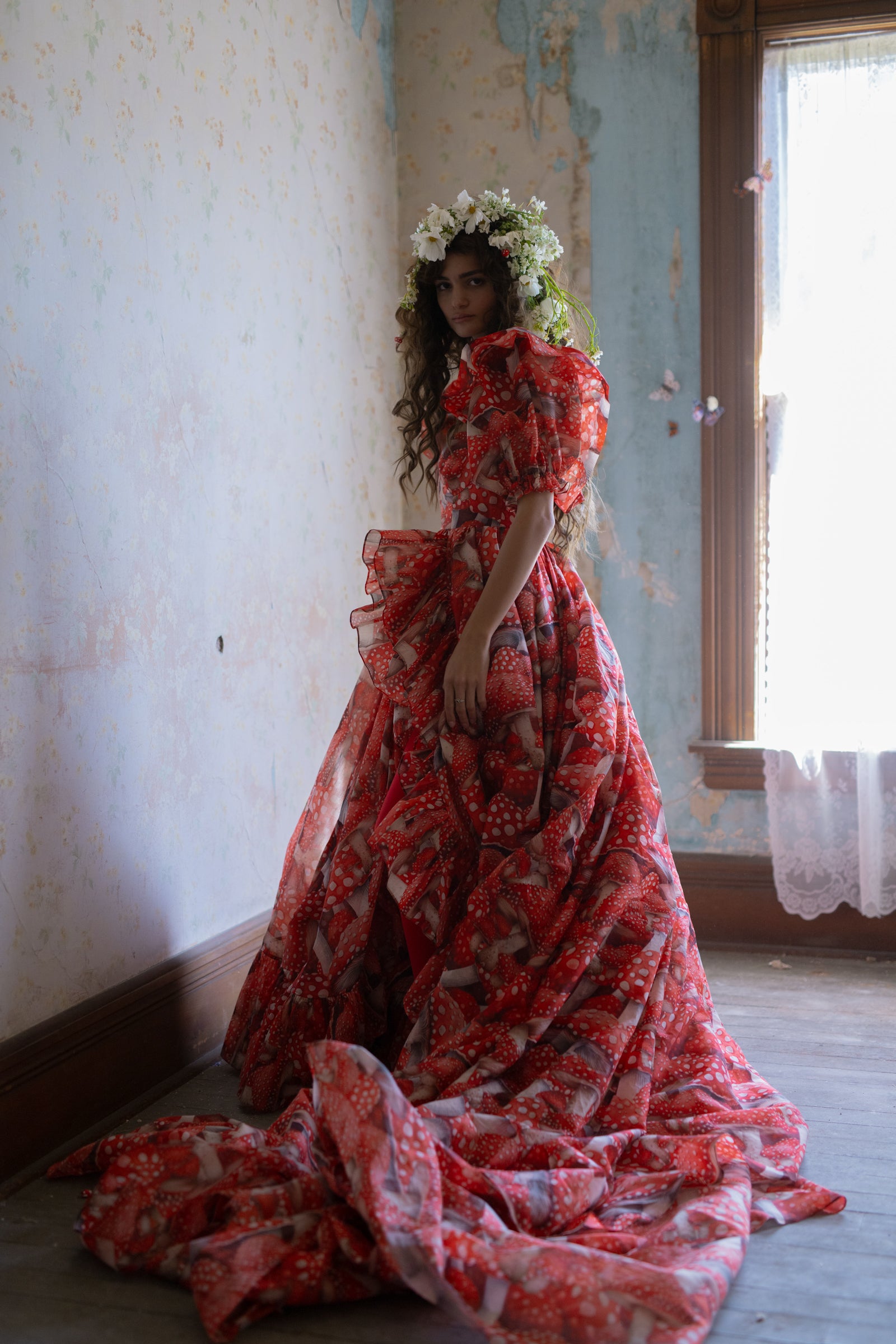Elegant Bridal Gown - Toadstool In Bloom Design