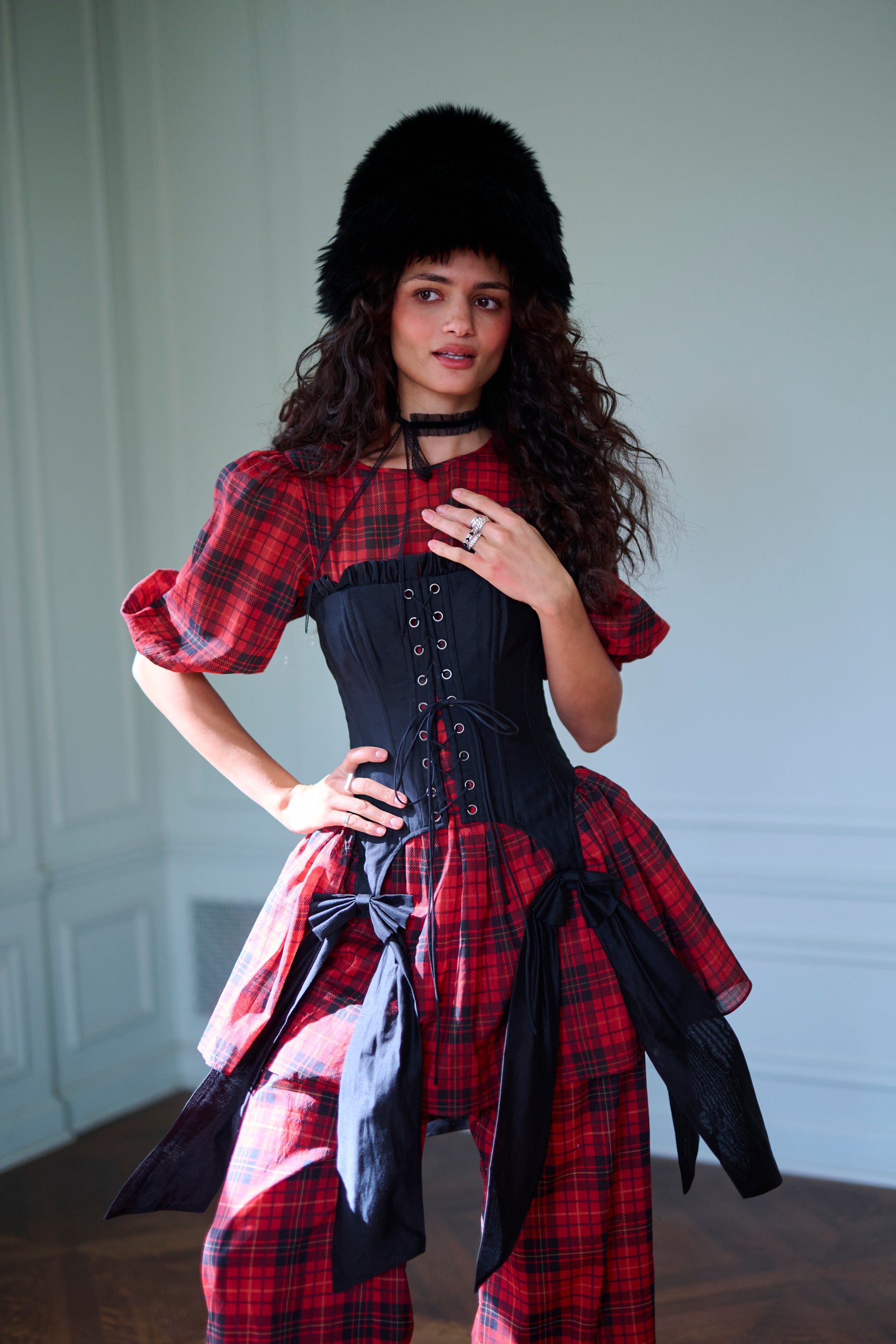 Stylish Raven Corset for Fashion & Support