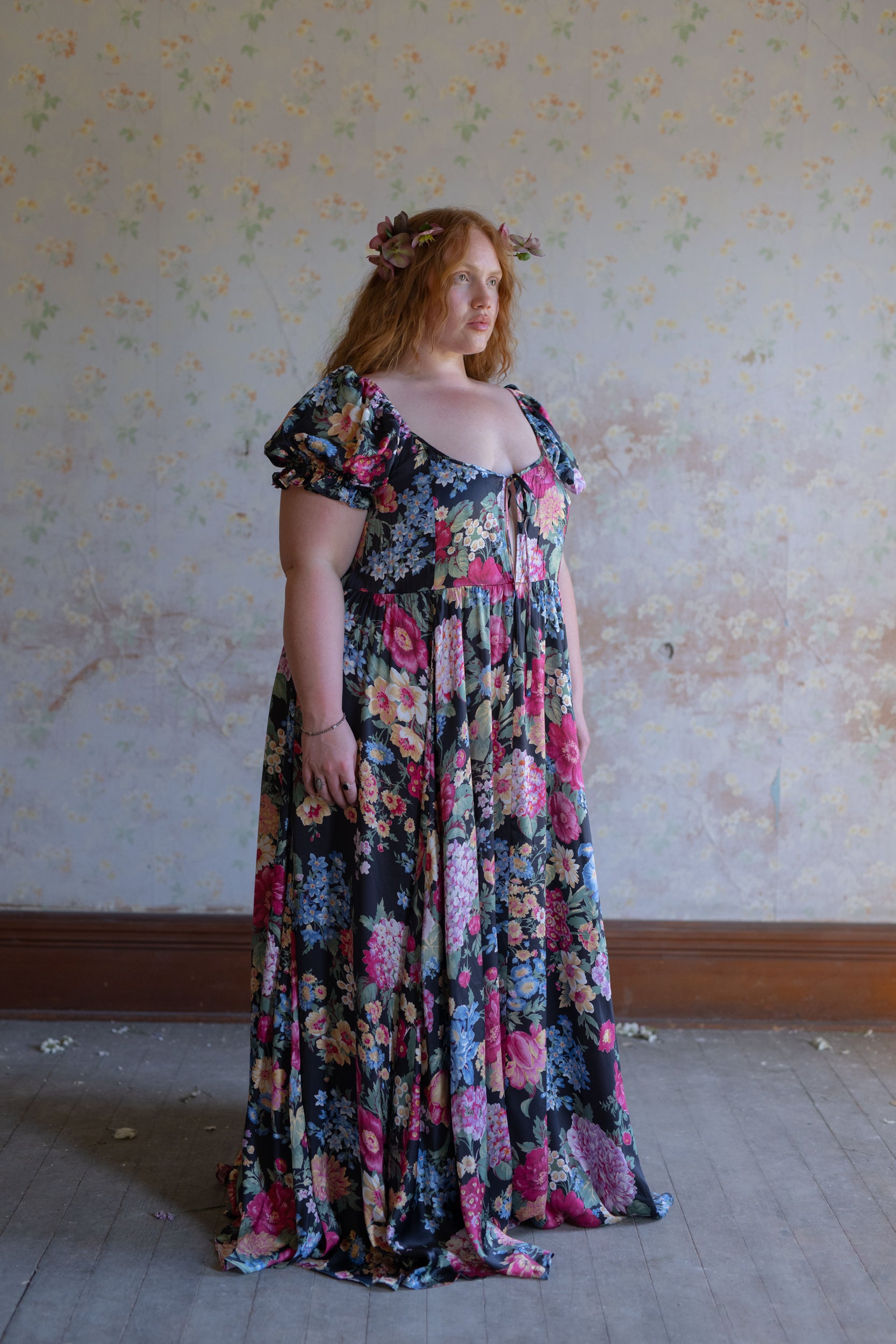 Charming Puck Dress - Stylish & Elegant