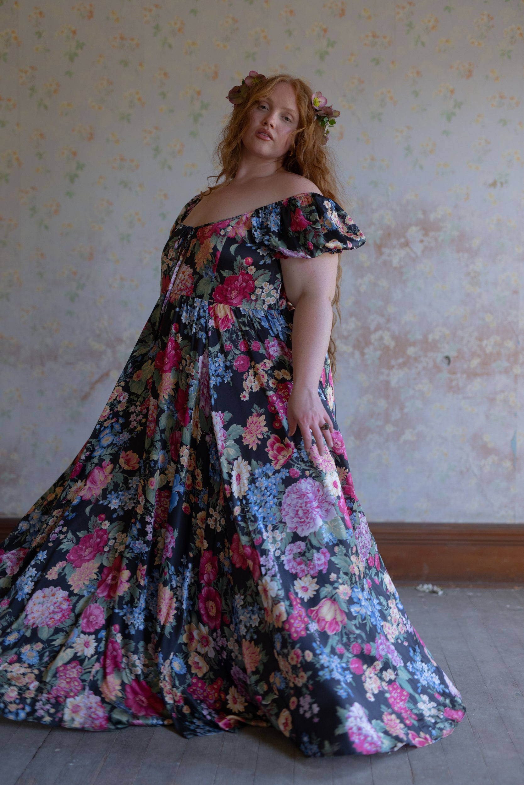 Charming Puck Dress - Stylish & Elegant